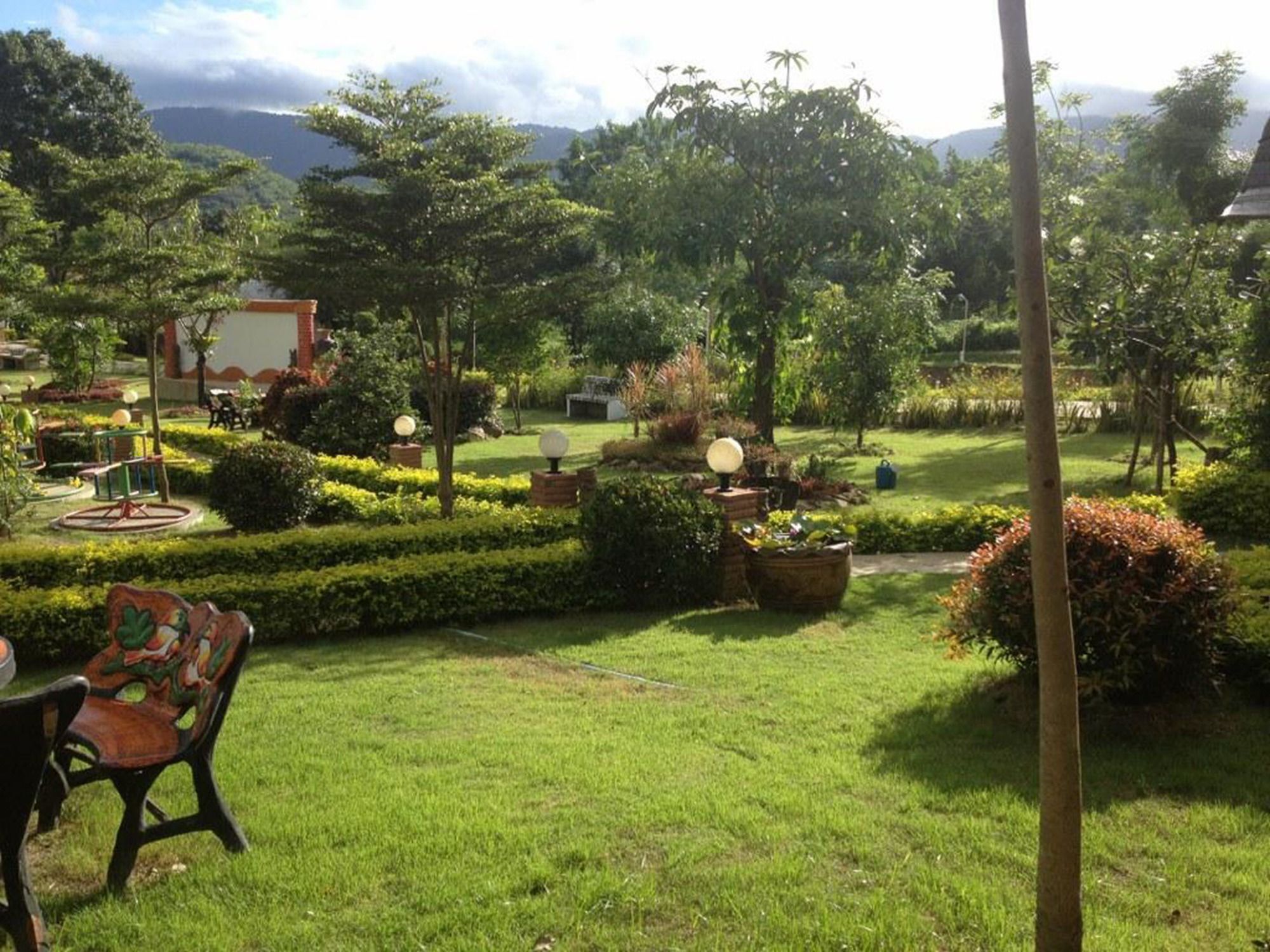 Hotel Pattharapuri Valley Suan Phueng Exterior foto