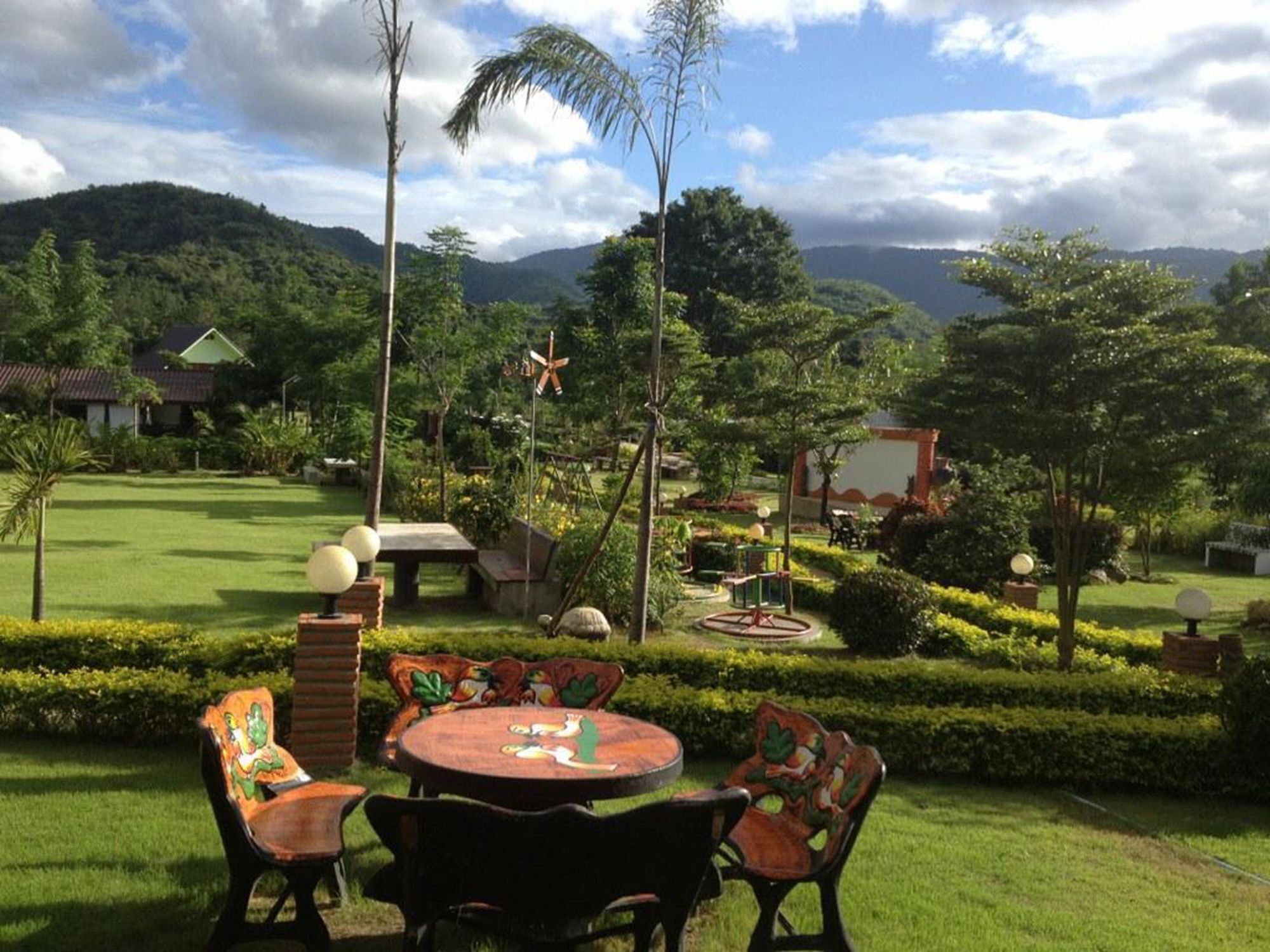 Hotel Pattharapuri Valley Suan Phueng Exterior foto