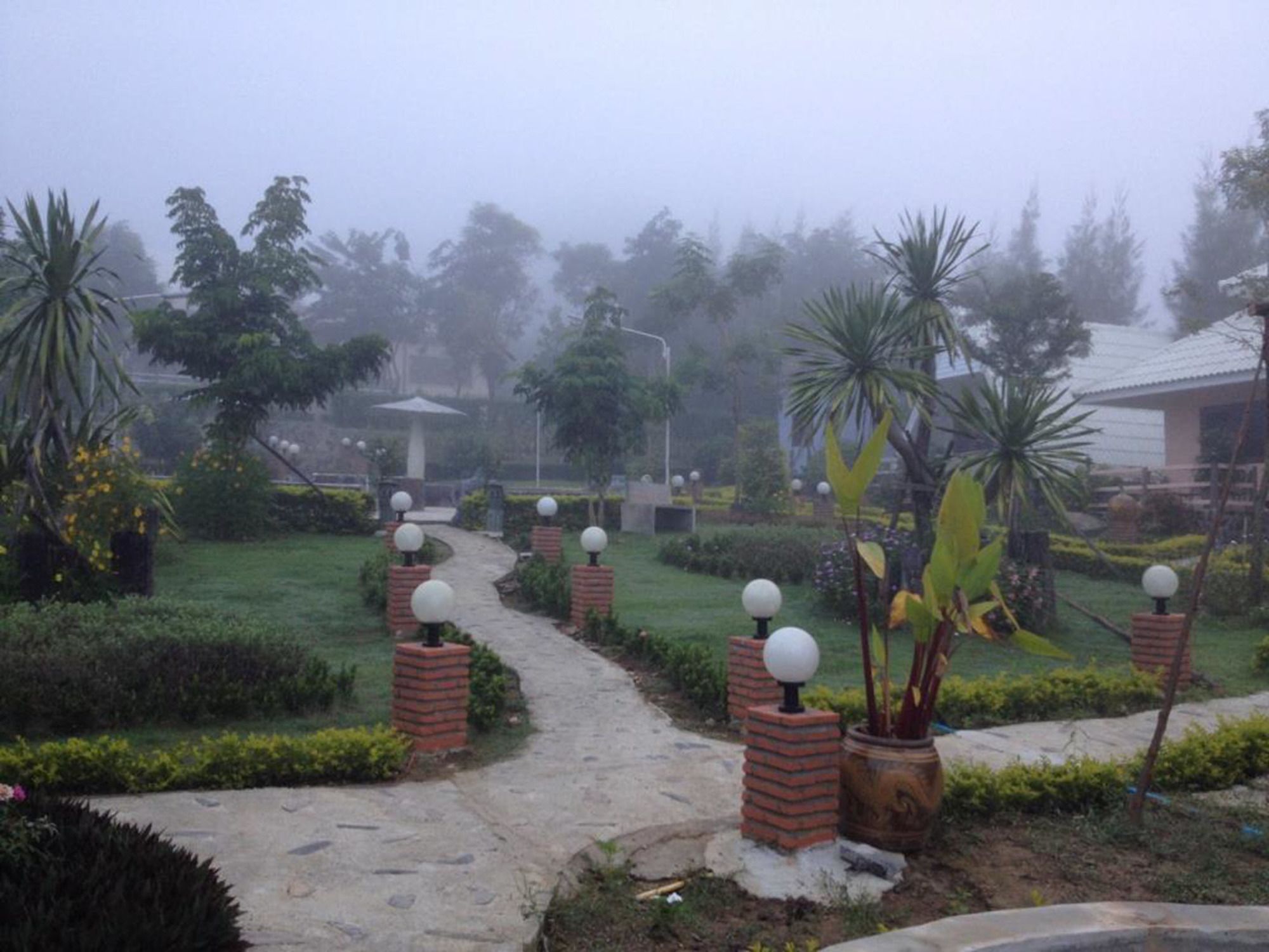 Hotel Pattharapuri Valley Suan Phueng Exterior foto